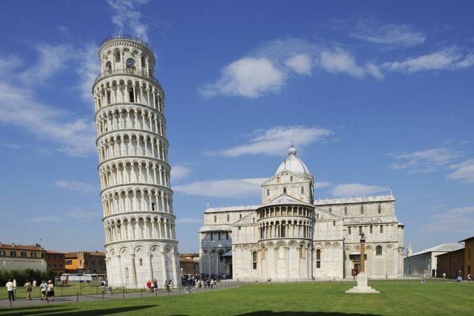 Šikmá veža v Pise a Duomo de Pisa, Piazza dei Miracoli, Pisa, Toskánsko, Taliansko