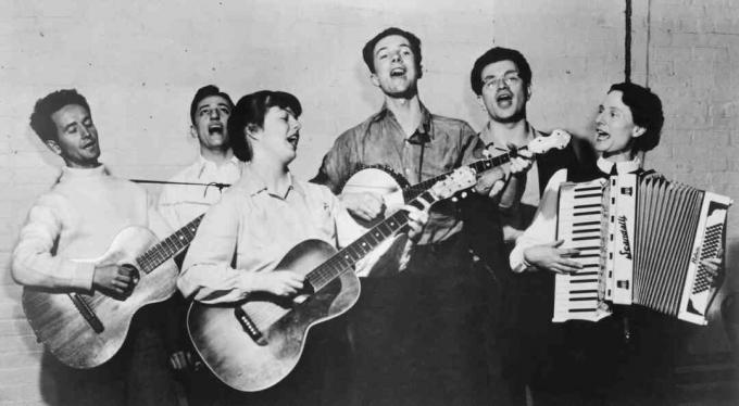 New York, Almanac Singers, Woody Guthrie