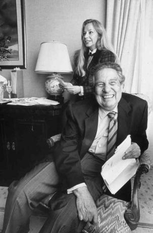 Octavio Paz so svojou manželkou Marie-José po získaní Nobelovej ceny