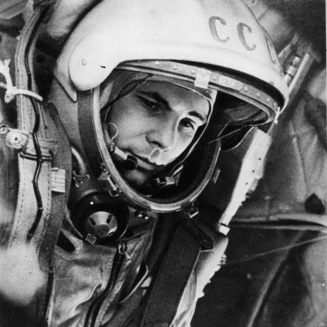 Yuri_Gagarin_node_full_image_2.jpg