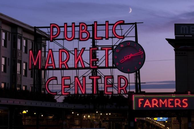 vonkajšie podpísať v červenej neónovej, Public Market Center Farmers