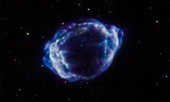 Supernova bublina rozširujúcich sa trosiek.