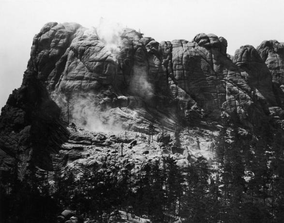 Mount Rushmore s rezbárstvom len na začiatku.