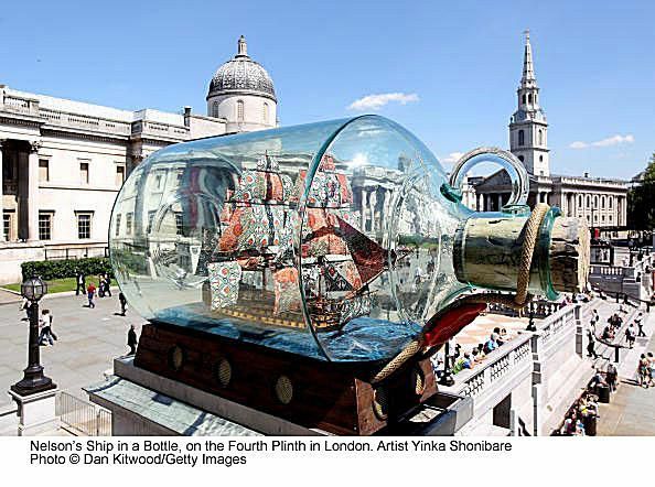 Nelsonova loď vo fľaši na štvrtom podstavci na Trafalgarskom námestí - Yinka Shonibar