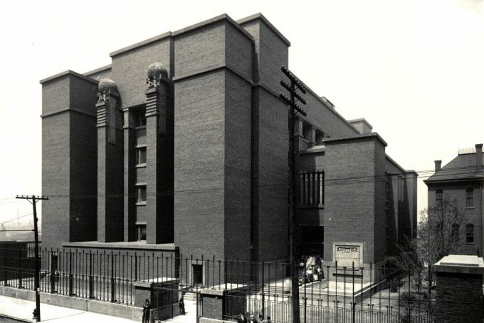 Budova administratívy spoločnosti Larkin, zbúraná v roku 1950 v Buffale, bola súčasťou výstavy 2009 v Guggenheime.