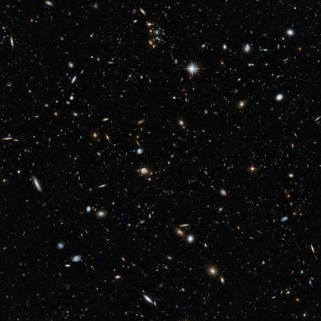 Hubble Prierez galaxií