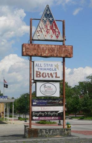All-Star trojuholníková bowlingová dráha v Orangeburgu v Južnej Karolíne.