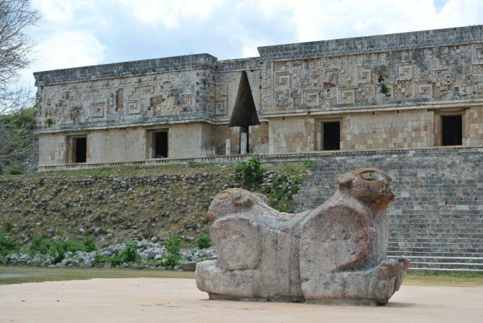 Guvernérsky palác v Uxmale