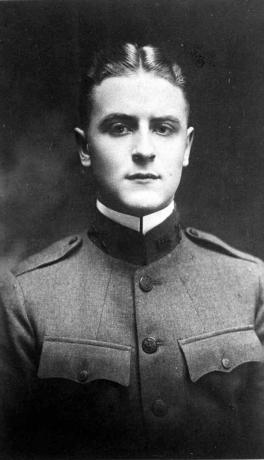 F. Scott Fitzgerald vo vojenskej uniforme