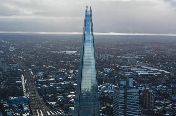 Mrakodrap Shard v Londýne, Renzo Piano, ostrý, krištáľová pyramída, sklenená fadáda, 2012