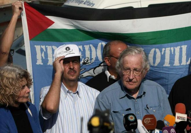 noam chomsky palestínska protestná gáza