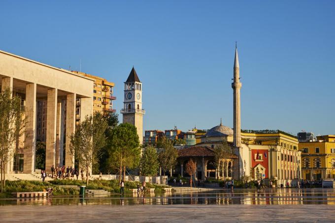 Albánsko, Tirana, námestie Skanderbeg