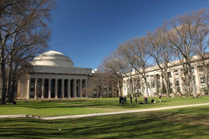 Killian Court a Veľký dóm na MIT